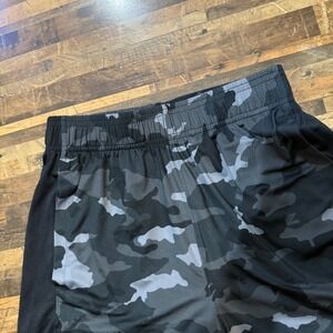 Under‎ Armour Kids Shorts Black Camo Athletic Training Running Gym Small